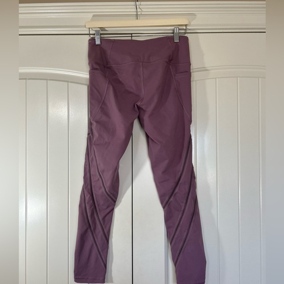 Victoria Secret Sport-Raspberry Colored Athletic Leggings w/Pockets.Size Medium. - Picture 2 of 6